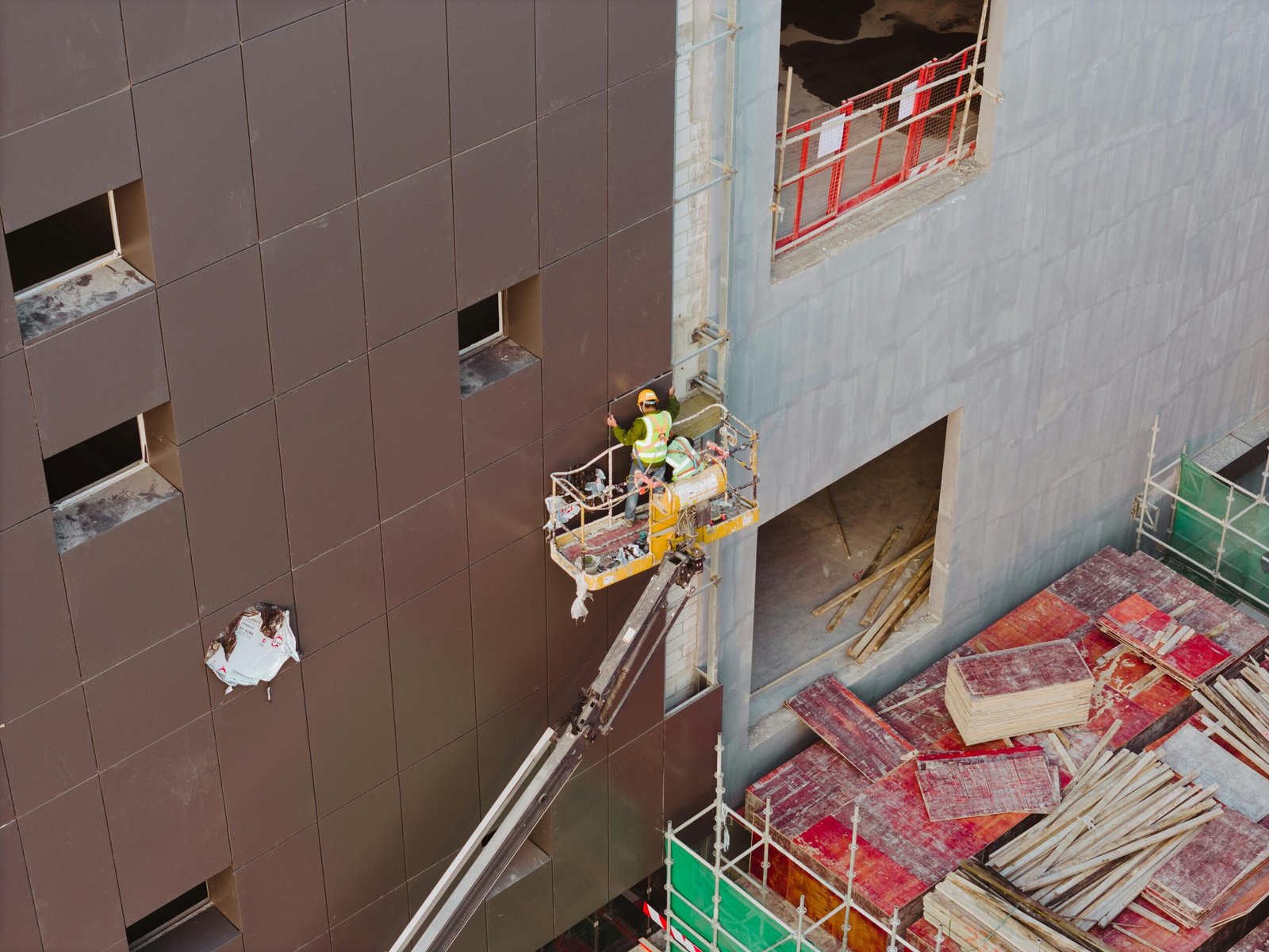 Travaux en cage d’escalier : comment améliorer la sécurité et l’efficacité des interventions